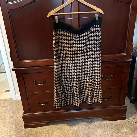 Ann Taylor Black and Brown Houndstooth A-Line Skirt/matching top set - Picture 1 of 5